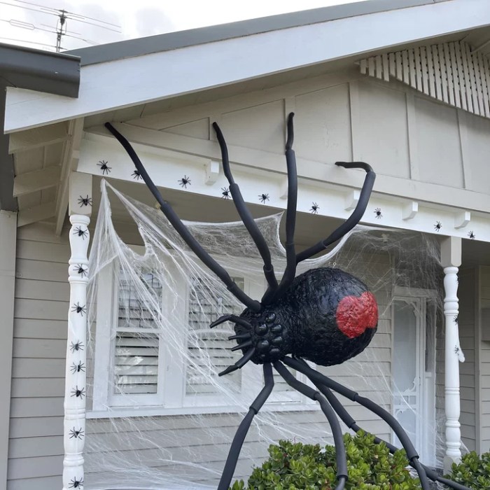 How to make a big spider decoration